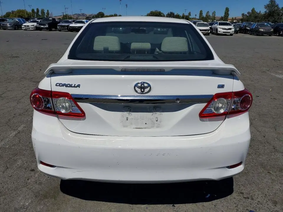 2011 TOYOTA COROLLA LE  