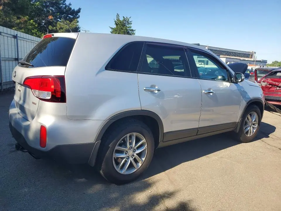2015 KIA SORENTO LX  
