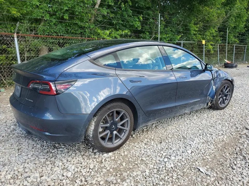 2022 TESLA MODEL 3   