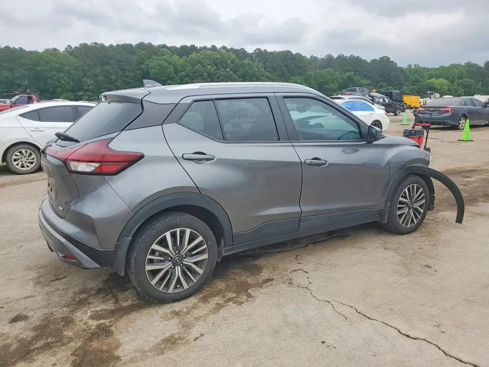 2023 NISSAN KICKS SV  