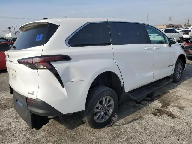 2024 TOYOTA SIENNA LE  