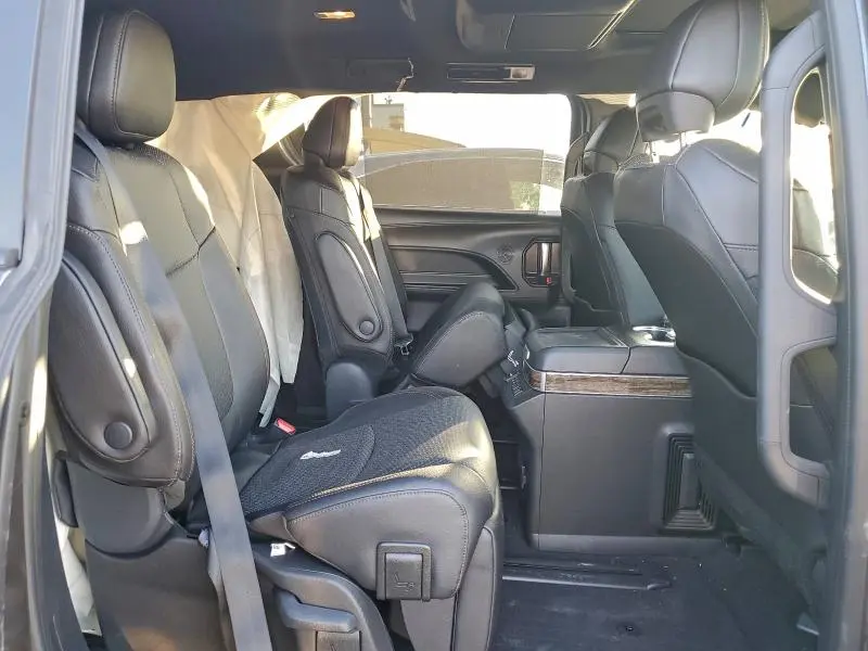 2025 TOYOTA SIENNA LIMITED  