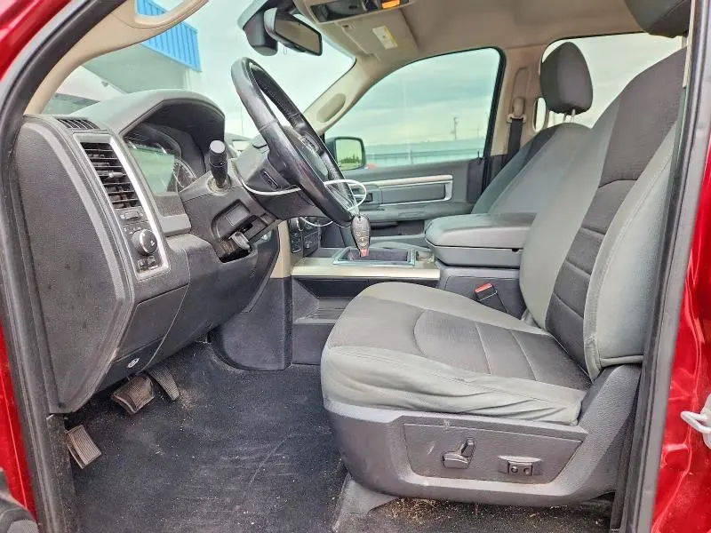 2013 RAM 1500 SLT  