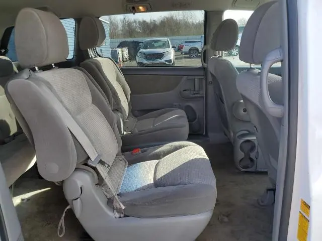 2010 TOYOTA SIENNA CE  