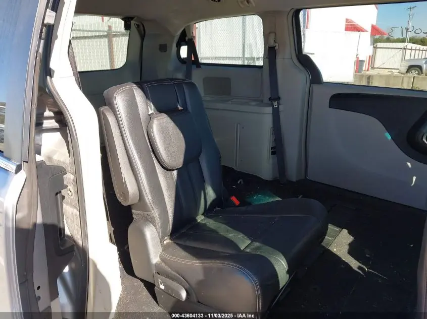 2016 CHRYSLER TOWN & COUNTRY TOURING