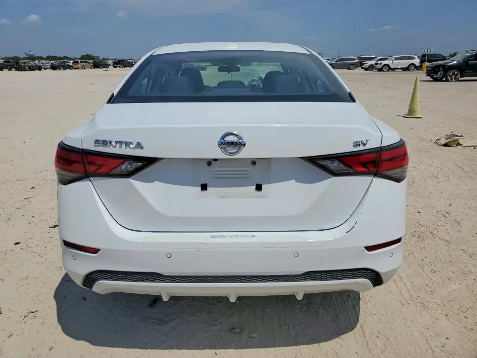 2022 NISSAN SENTRA SV  