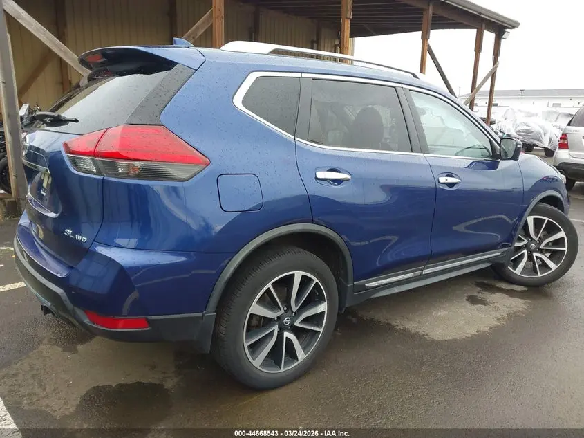 2017 NISSAN ROGUE SL