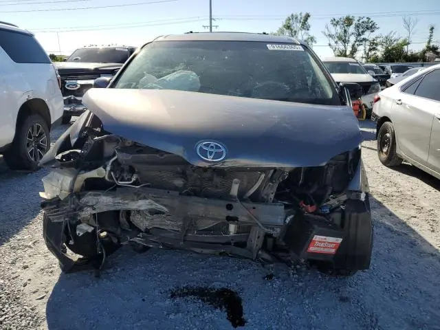 2014 TOYOTA SIENNA LE  