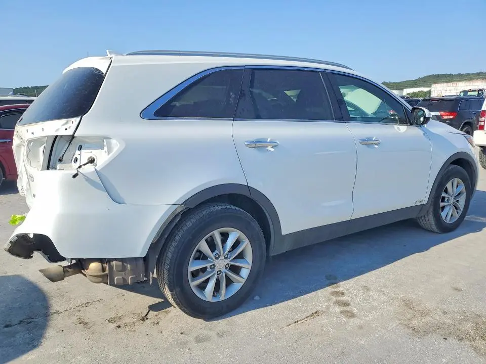 2018 KIA SORENTO LX  