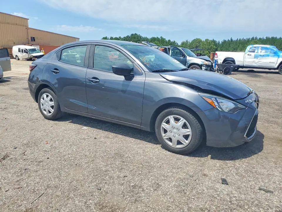 2019 TOYOTA YARIS L  