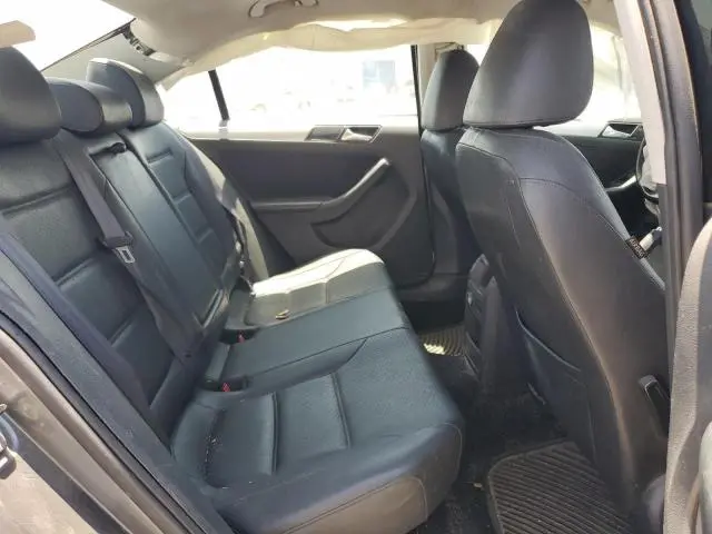 2014 VOLKSWAGEN JETTA SE  