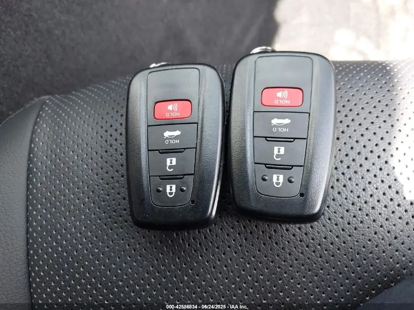 2023 TOYOTA CAMRY XLE AWD
