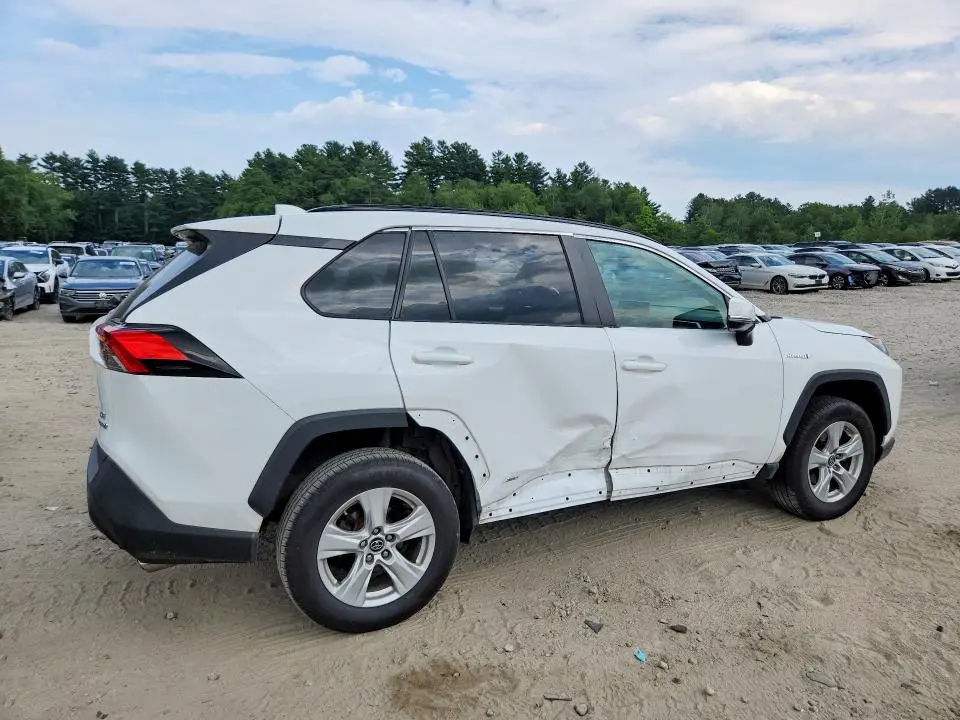 2020 TOYOTA RAV4 LE  