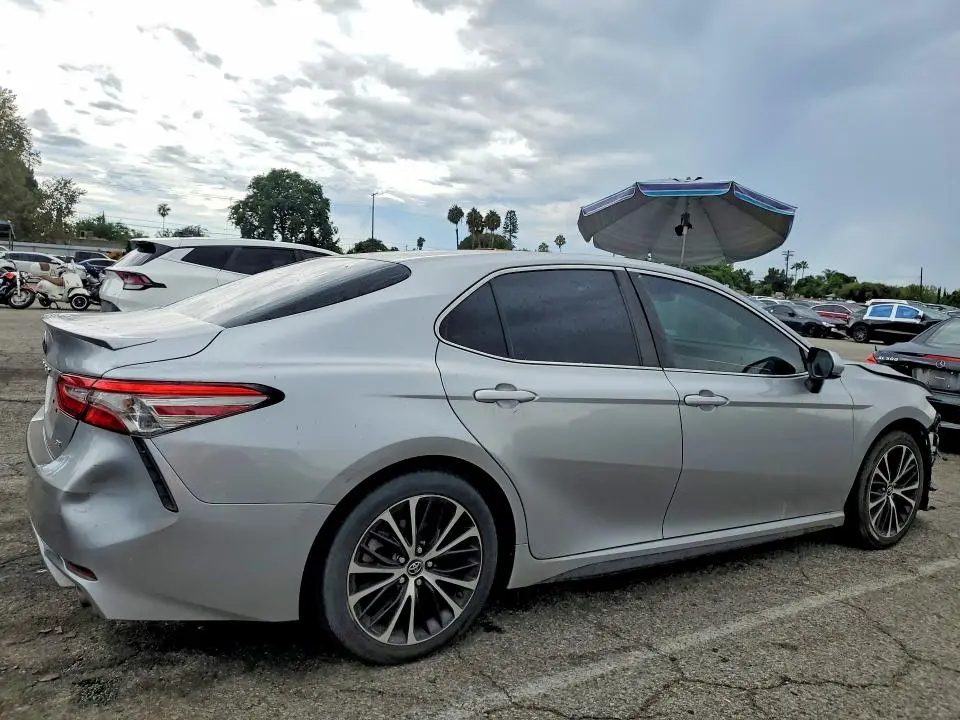 2018 TOYOTA CAMRY SE  