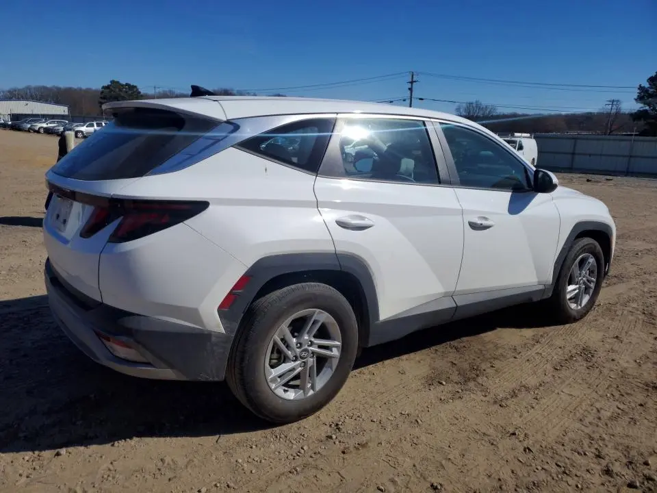 2025 HYUNDAI TUCSON SE  