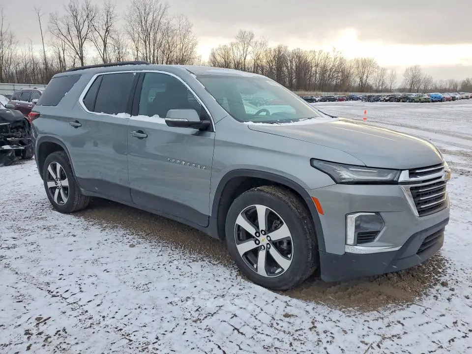 2023 CHEVROLET TRAVERSE LT  