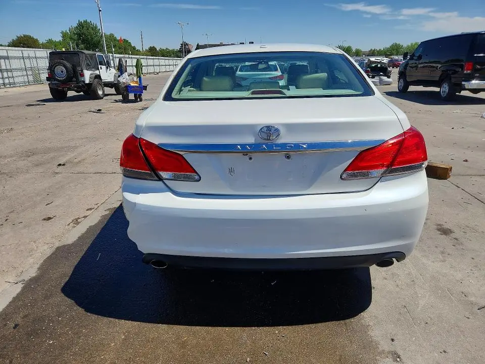 2011 TOYOTA AVALON LIMITED  