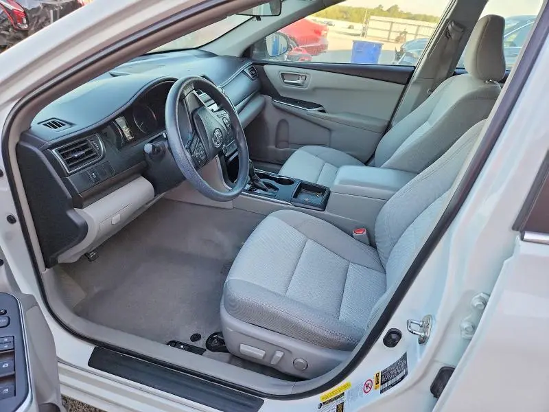 2016 TOYOTA CAMRY LE  