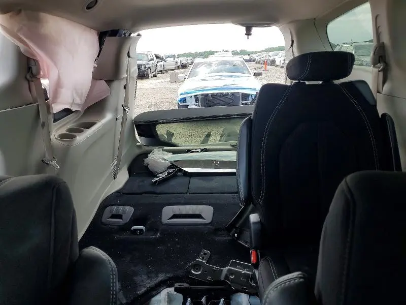 2024 CHRYSLER VOYAGER LX  