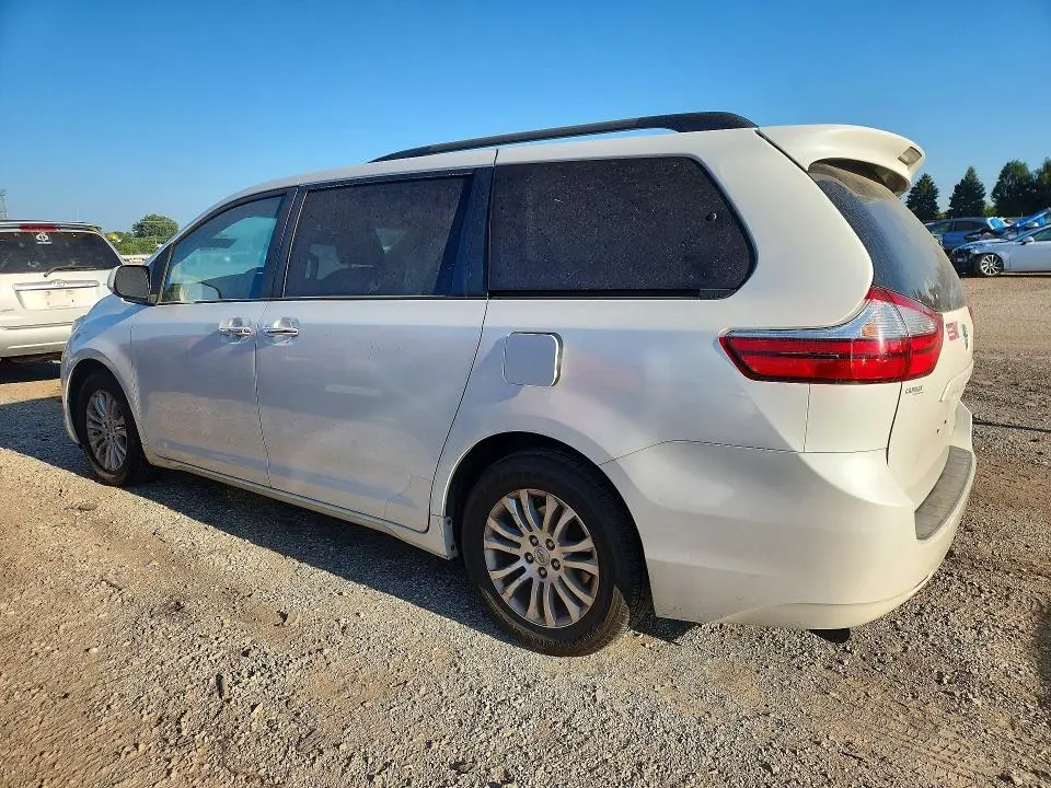 2017 TOYOTA SIENNA XLE 8-PASSENGER  