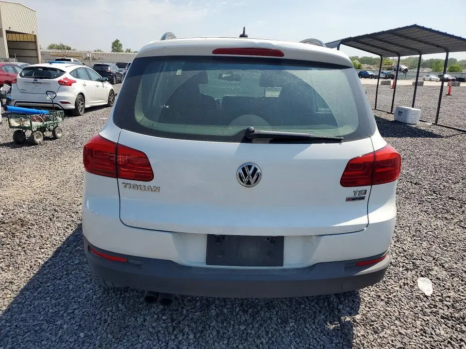 2016 VOLKSWAGEN TIGUAN S  