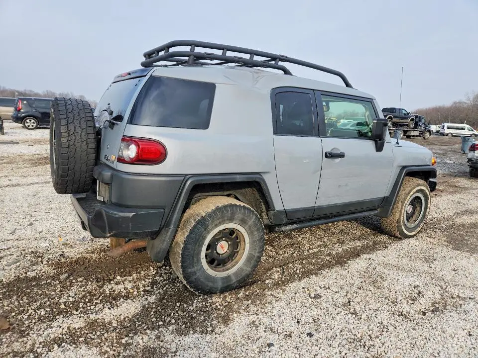 2013 TOYOTA FJ CRUISER BASE  