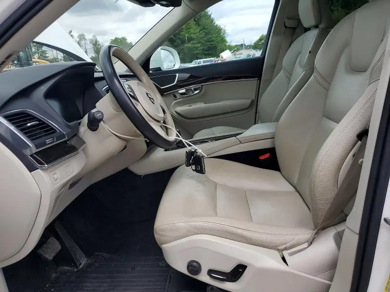 2019 VOLVO XC90 T6 MOMENTUM  