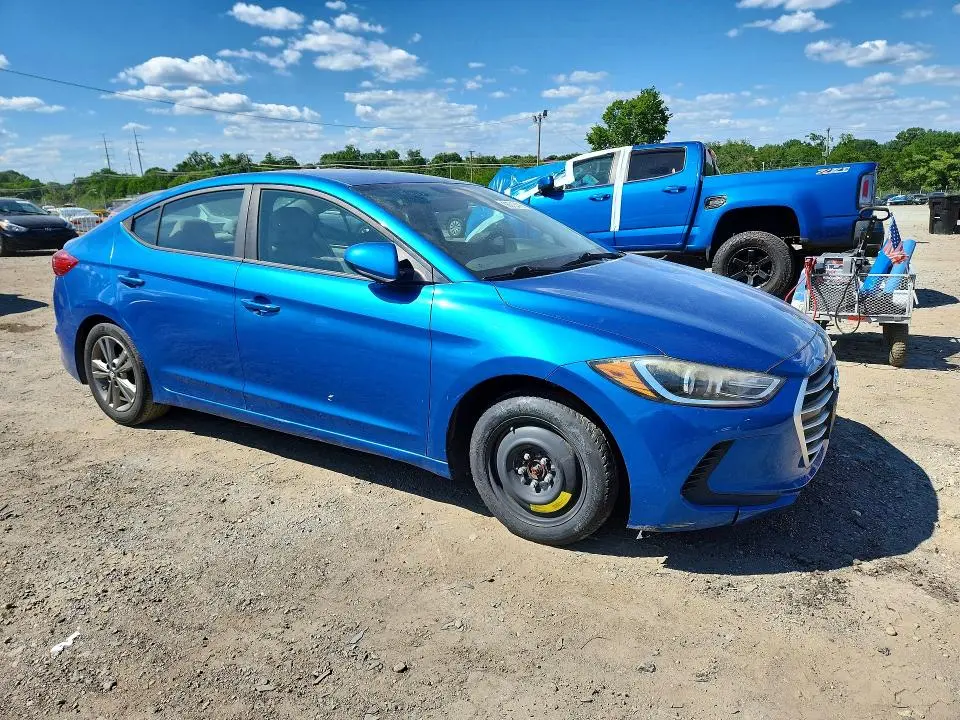 2017 HYUNDAI ELANTRA SE  