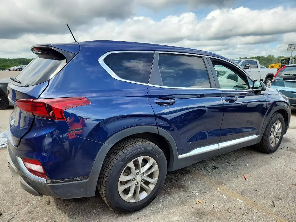 2019 HYUNDAI SANTA FE SE  