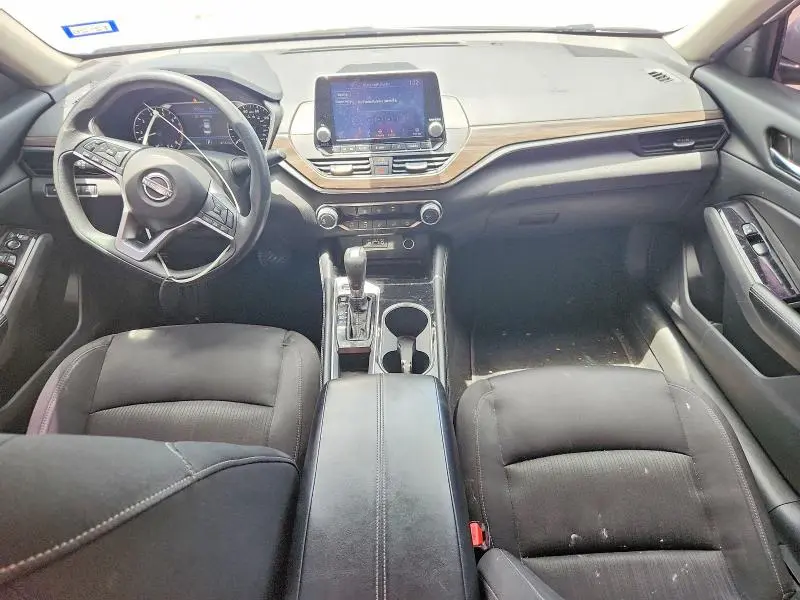 2023 NISSAN ALTIMA SV  