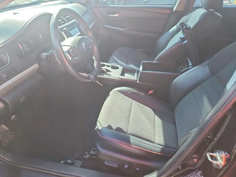 2017 TOYOTA CAMRY SE  