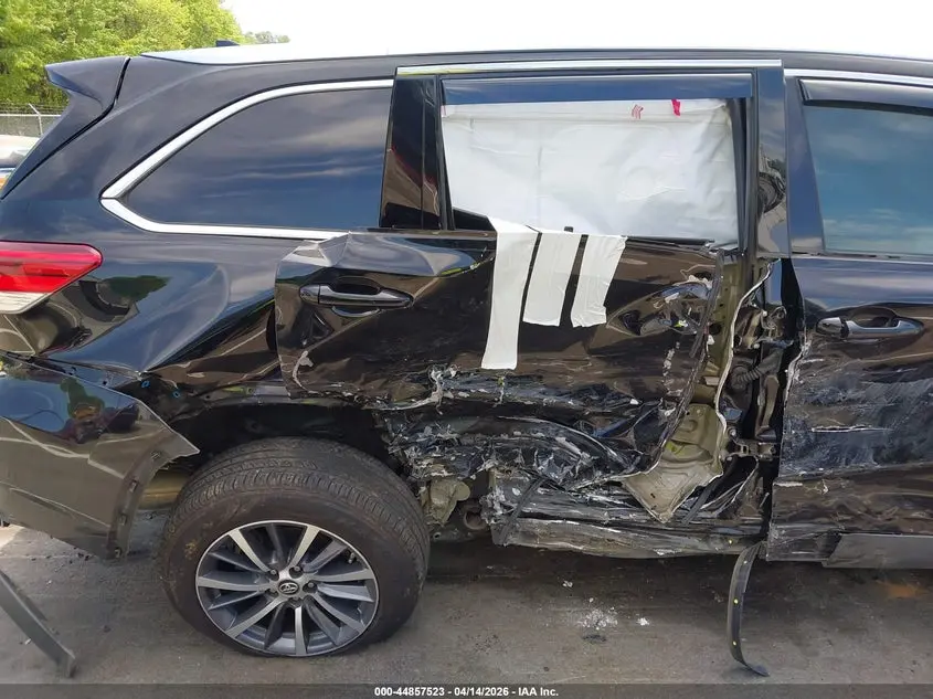 2019 TOYOTA HIGHLANDER XLE