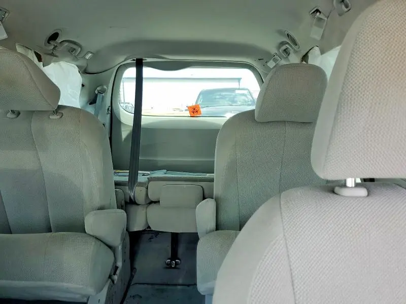 2014 TOYOTA SIENNA L 7-PASSENGER  