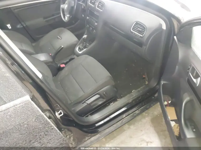 2013 VOLKSWAGEN JETTA SPORTWAGEN 2.5L S