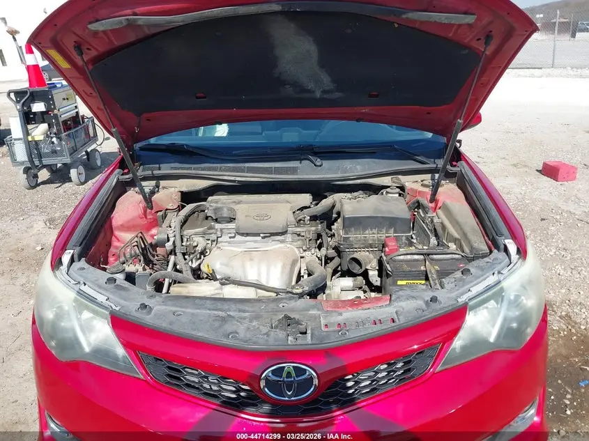 2014 TOYOTA CAMRY SE