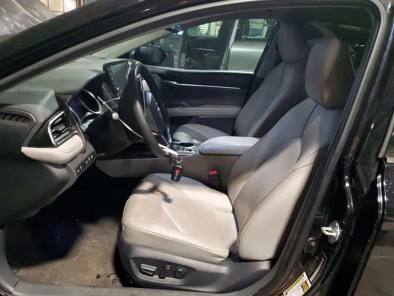 2023 TOYOTA CAMRY XLE  