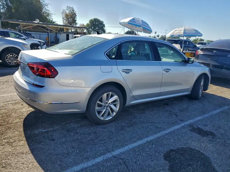 2018 VOLKSWAGEN PASSAT SE  