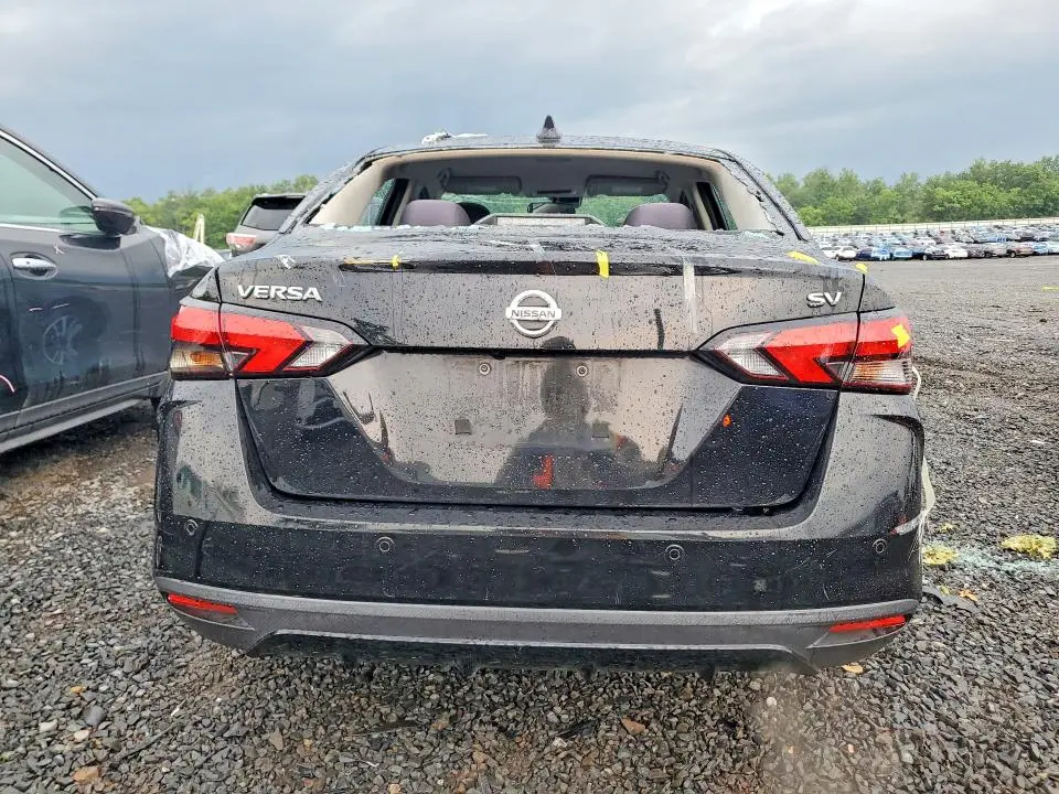 2021 NISSAN VERSA SV  