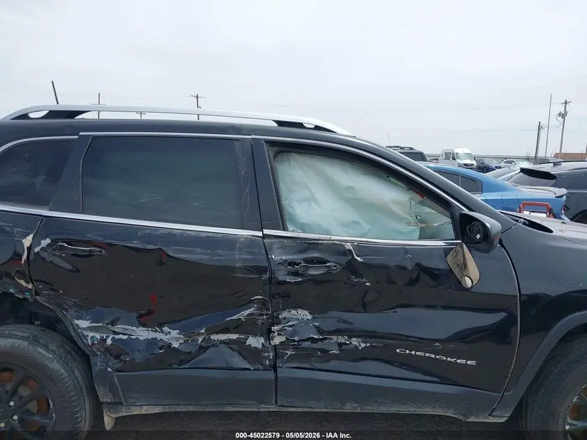 2019 JEEP CHEROKEE LATITUDE 4X4