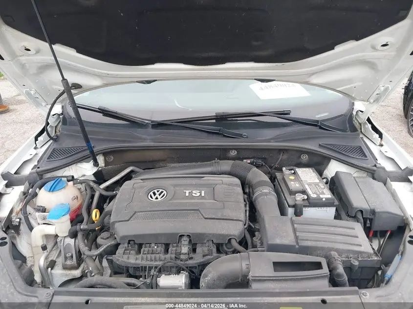 2017 VOLKSWAGEN PASSAT 1.8T R-LINE