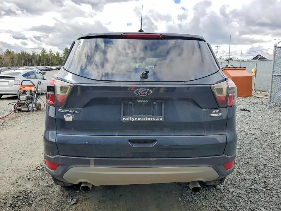 2017 FORD ESCAPE SE  