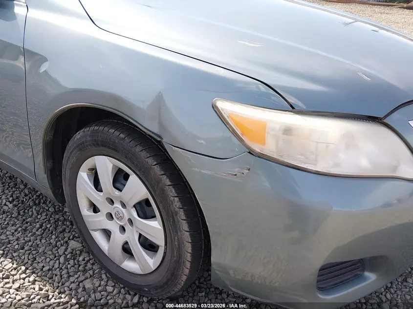 2011 TOYOTA CAMRY LE