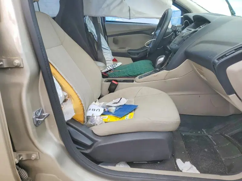 2017 FORD FOCUS SE  