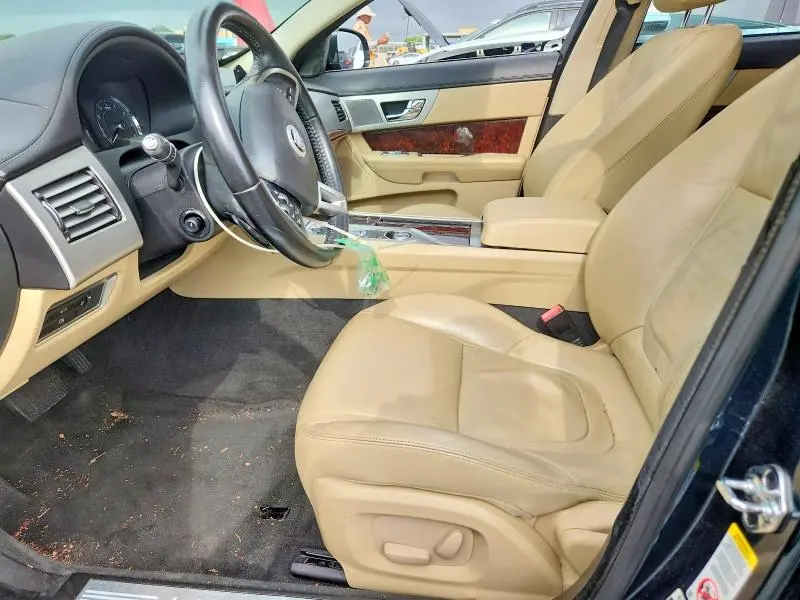2012 JAGUAR XF   