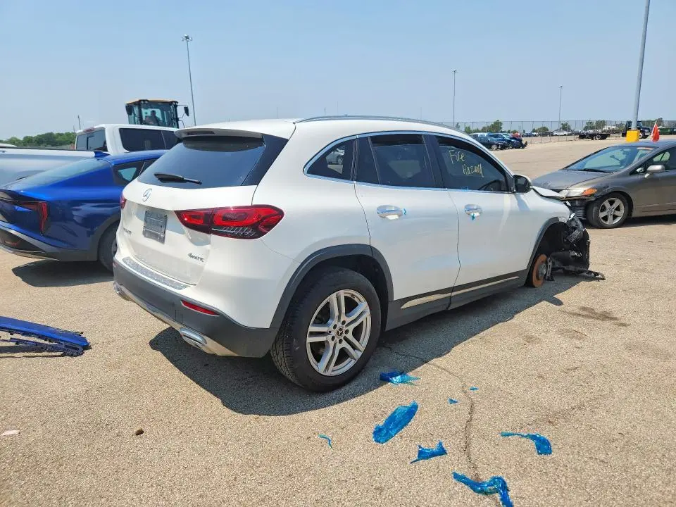 2022 MERCEDES-BENZ GLA 250 4MATIC  