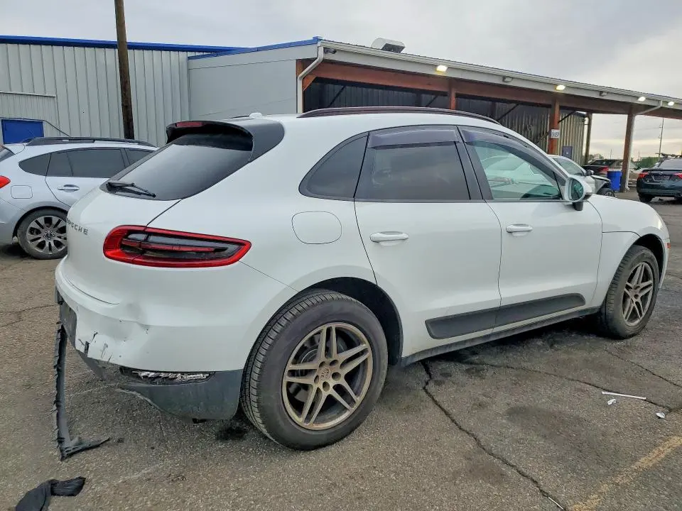 2018 PORSCHE MACAN   