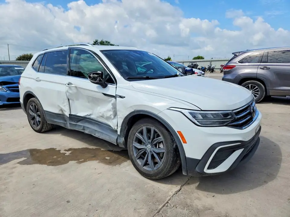 2022 VOLKSWAGEN TIGUAN SE  