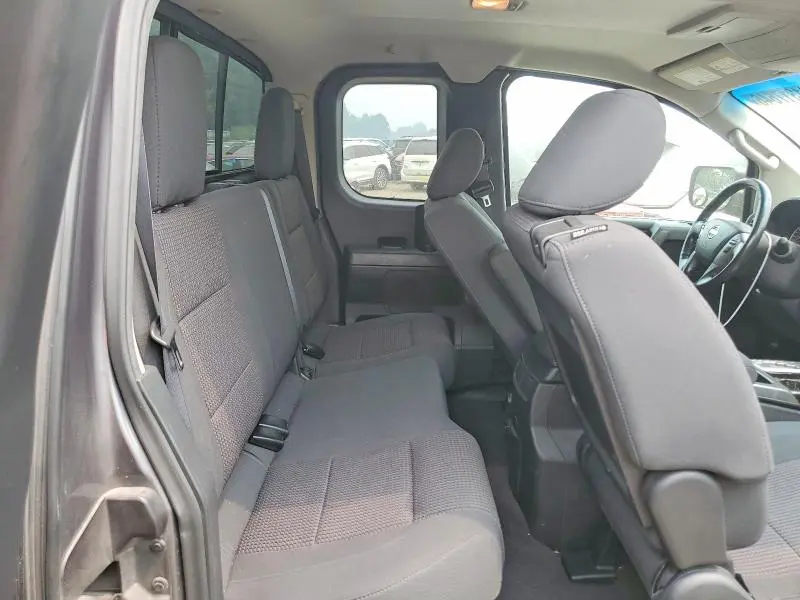 2013 NISSAN TITAN SV  