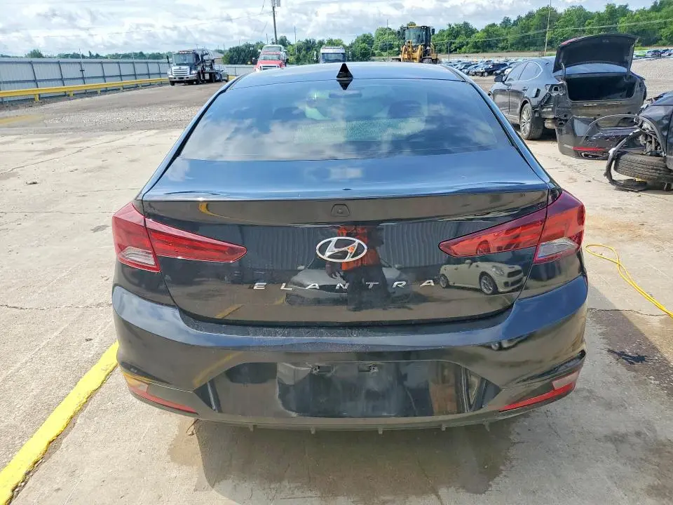 2020 HYUNDAI ELANTRA SEL  