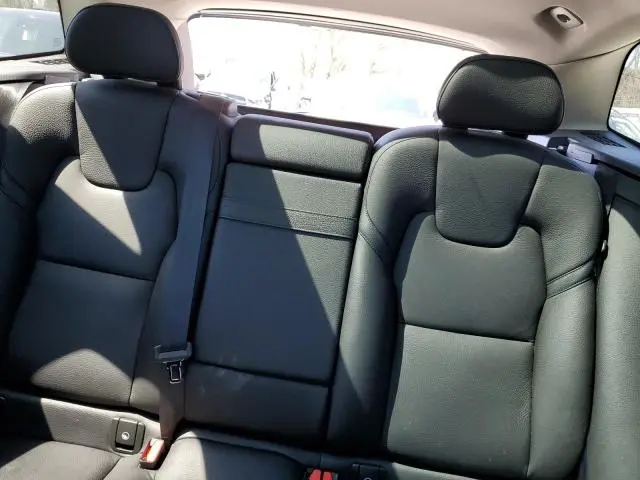 2018 VOLVO XC60 T6 MOMENTUM  